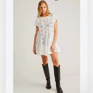 Free People white Sadler floral mini dress with  Eyelet detail size small: boho